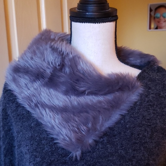 Buckle Faux Fur Collar Sweater🧡 - Picture 2 of 4